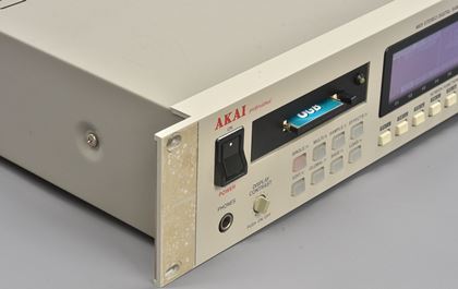 Akai-S3000XL with compact flash reader